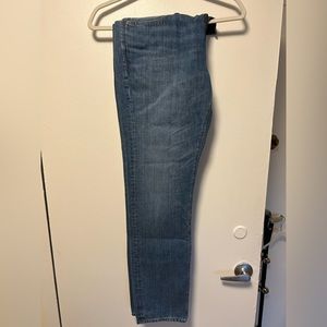 Brand new J Crew slim straight fit 484-style jean. Size 34x32